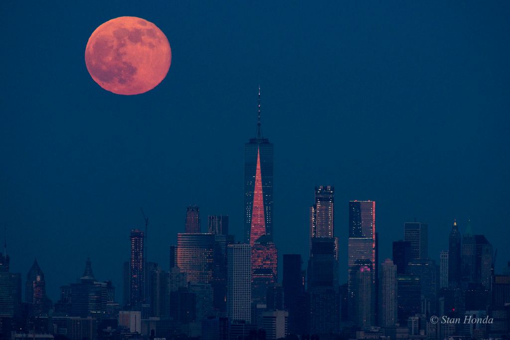 Manhattan Moonrise