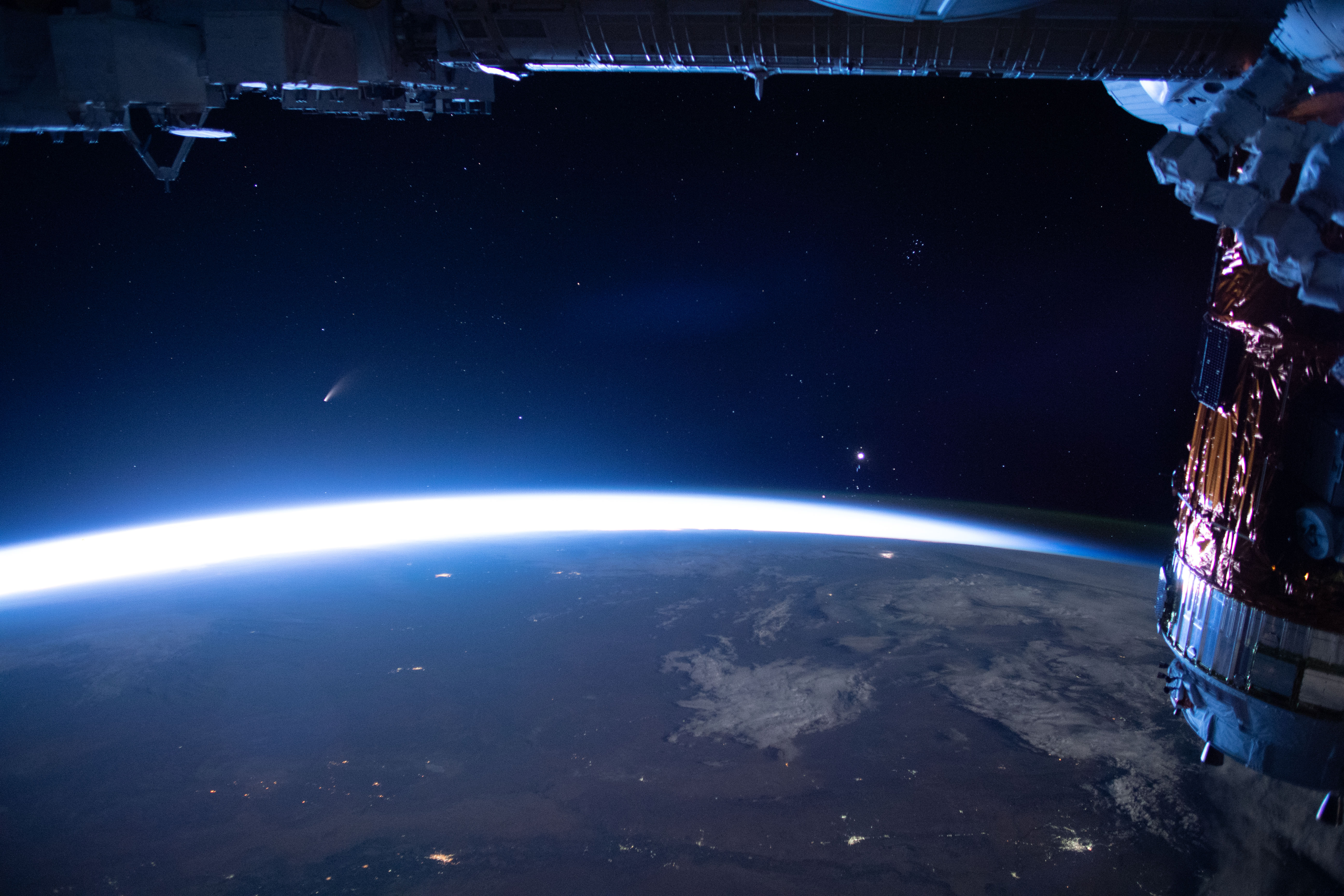 Comete NEOWISE depuis l'ISS