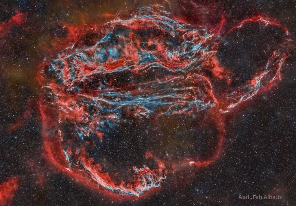 Veil Nebula: Wisps of an Ancient Supernova