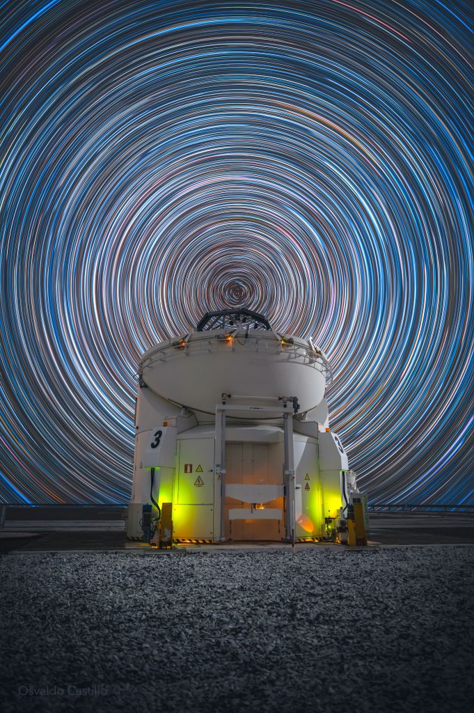 The Sky Turns Above Paranal